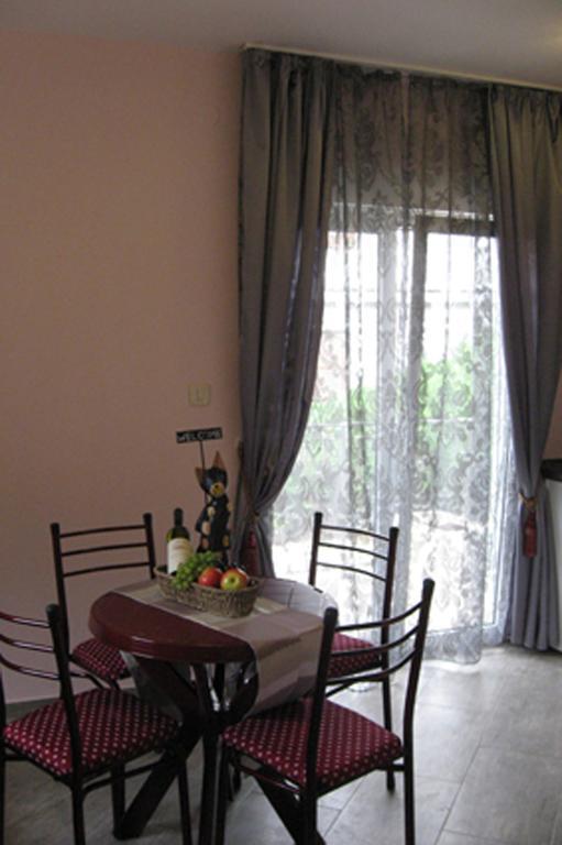 Smokva Apartments Herceg Novi Zimmer foto
